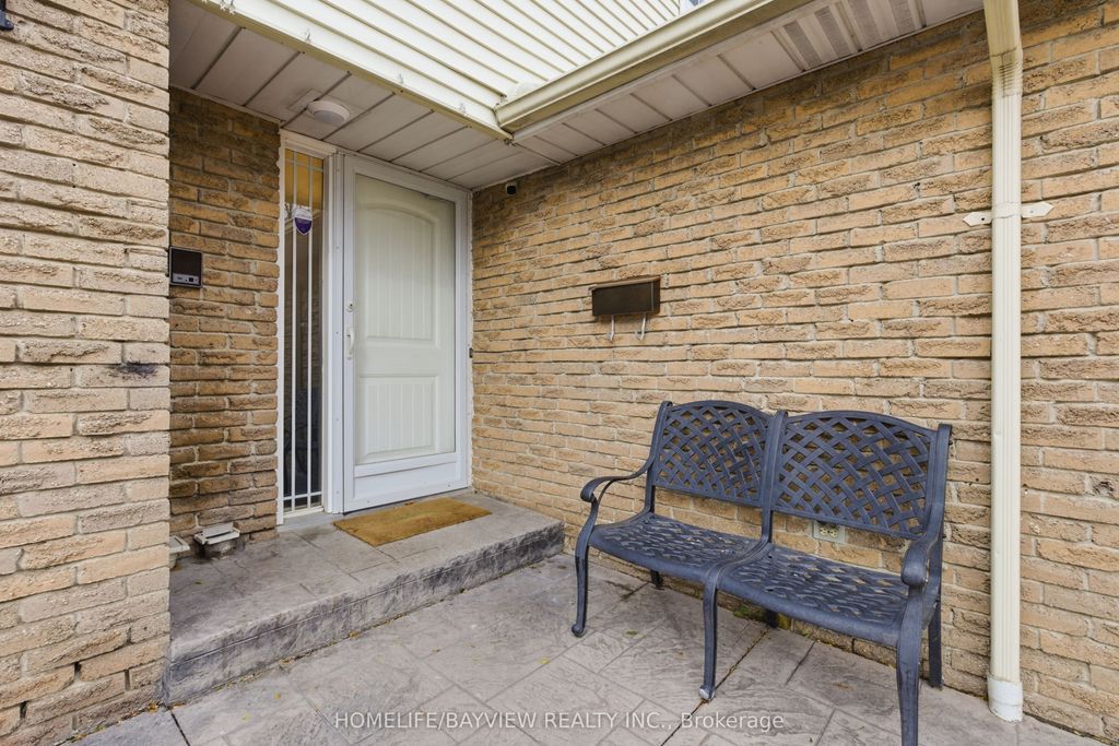 Photo of 185 Tamarack Drive, Markham, ON L3T 4X3 (MLS # N12603438)