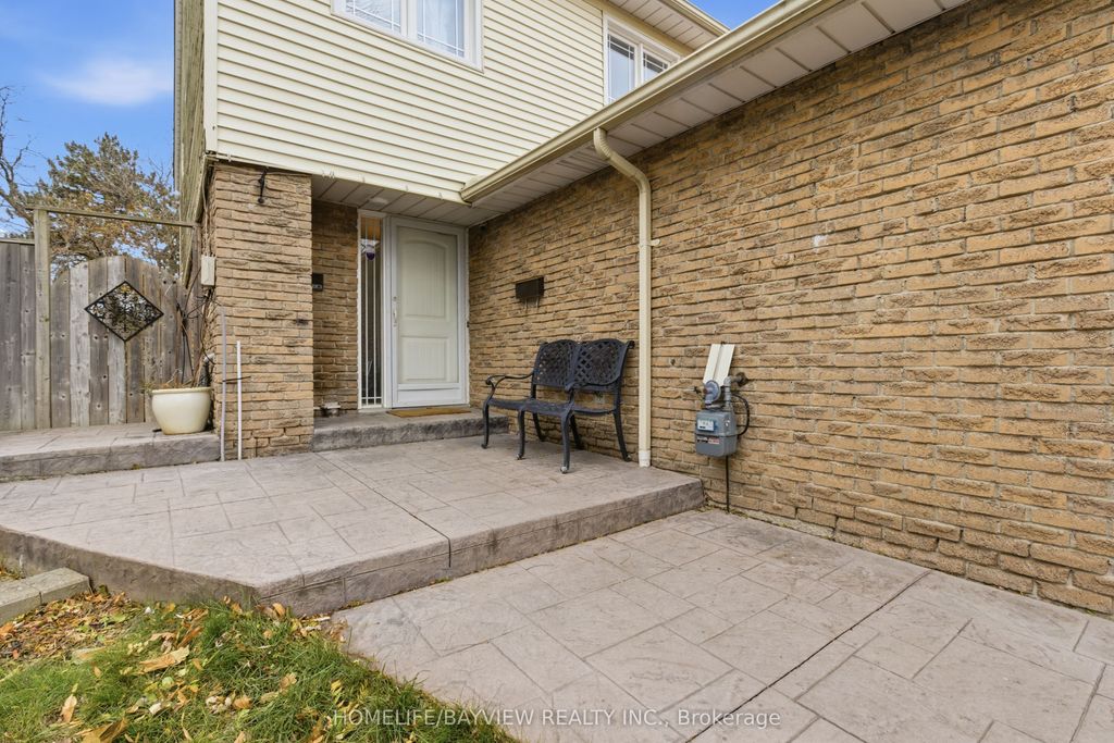 Photo of 185 Tamarack Drive, Markham, ON L3T 4X3 (MLS # N12603438)