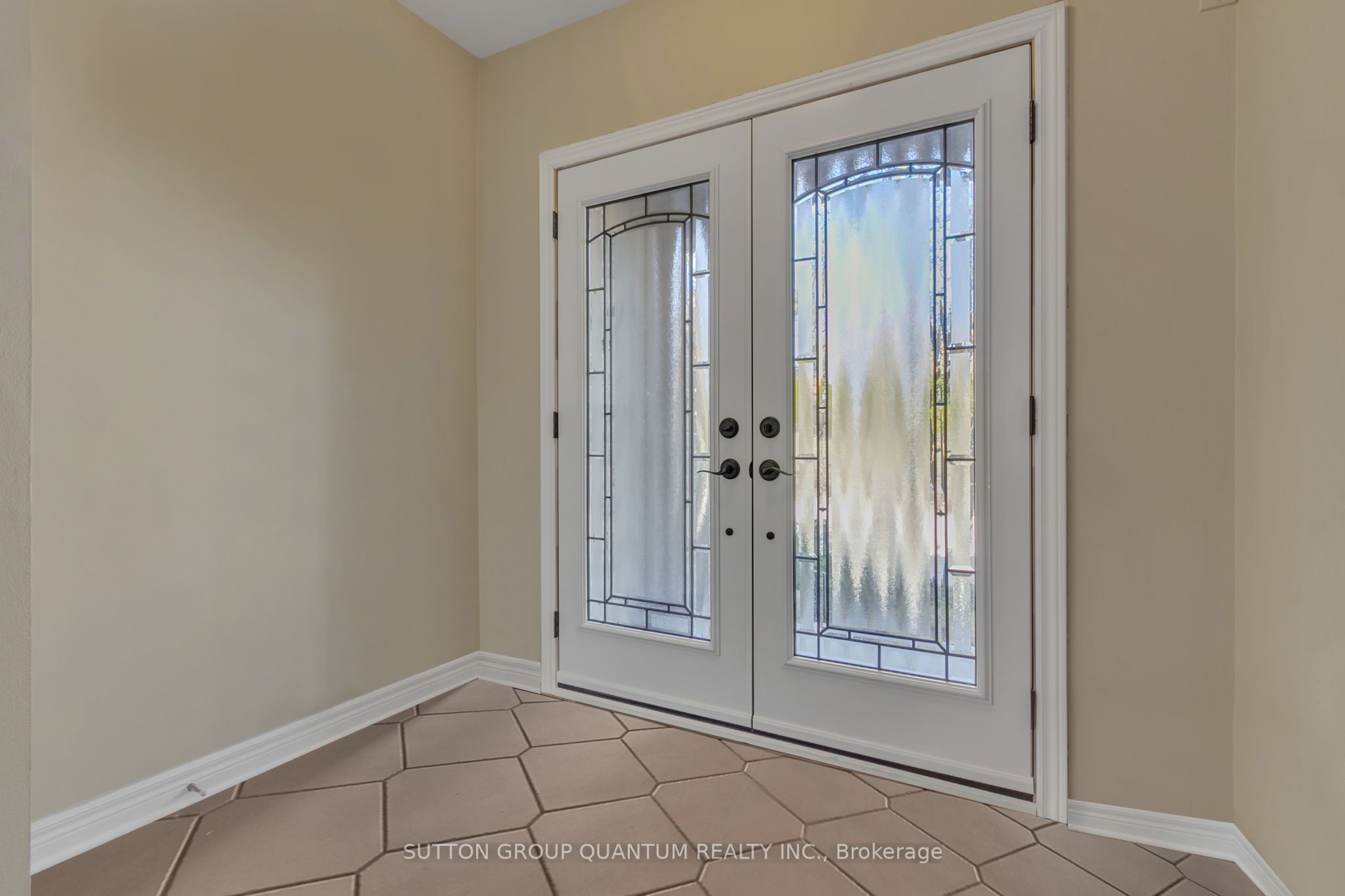 2250 ROCKINGHAM Drive 43