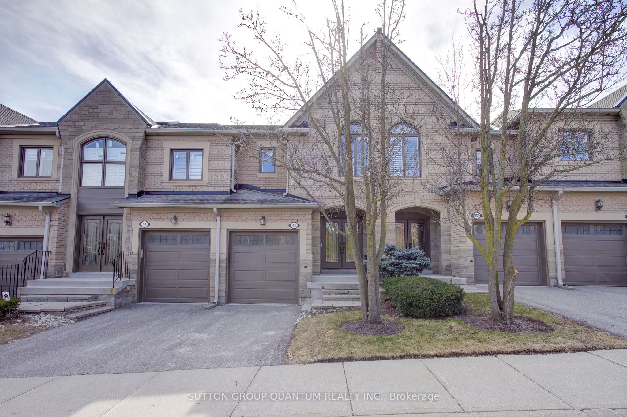 2250 ROCKINGHAM Drive 43