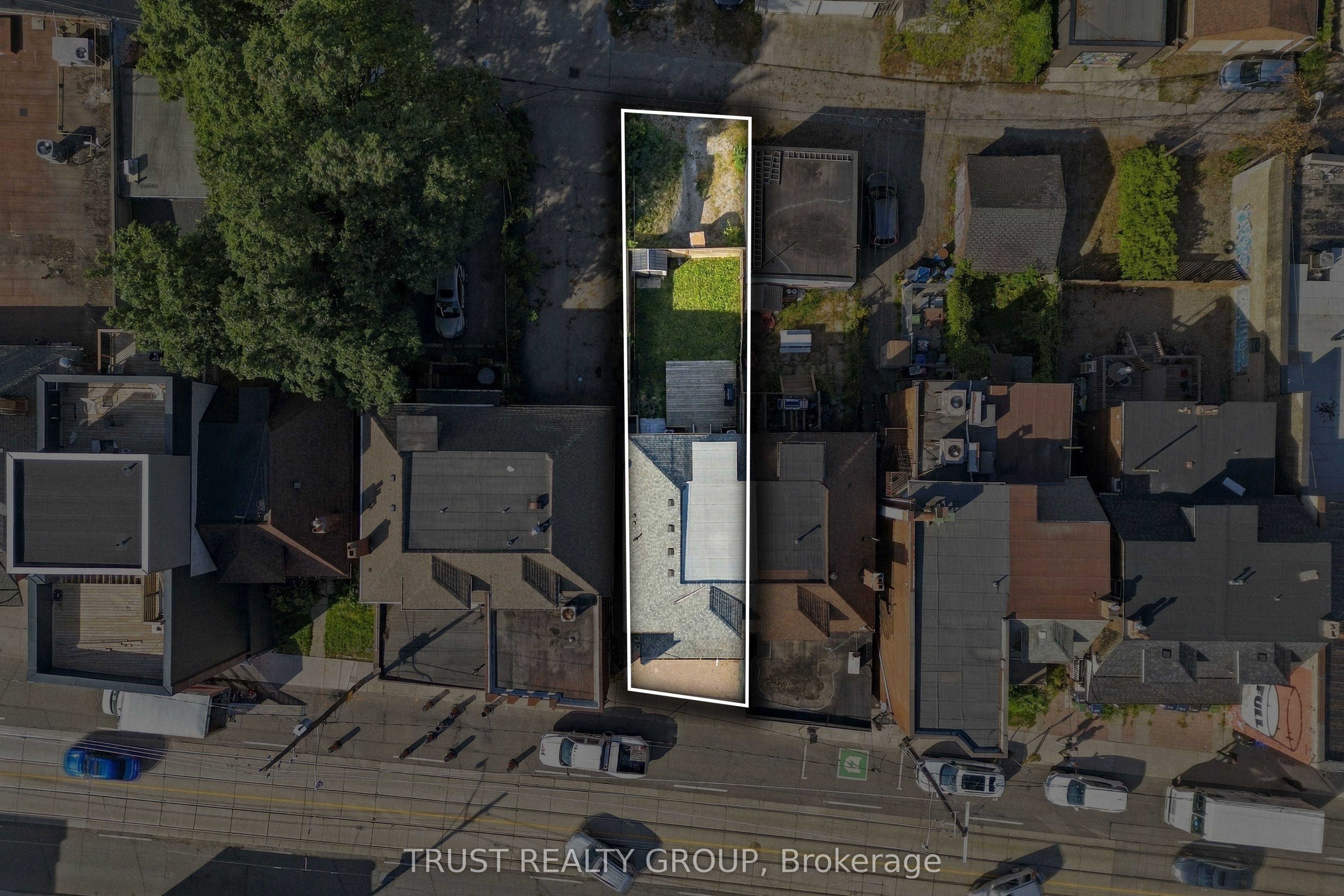 2279 Dundas Street W Main & Basement