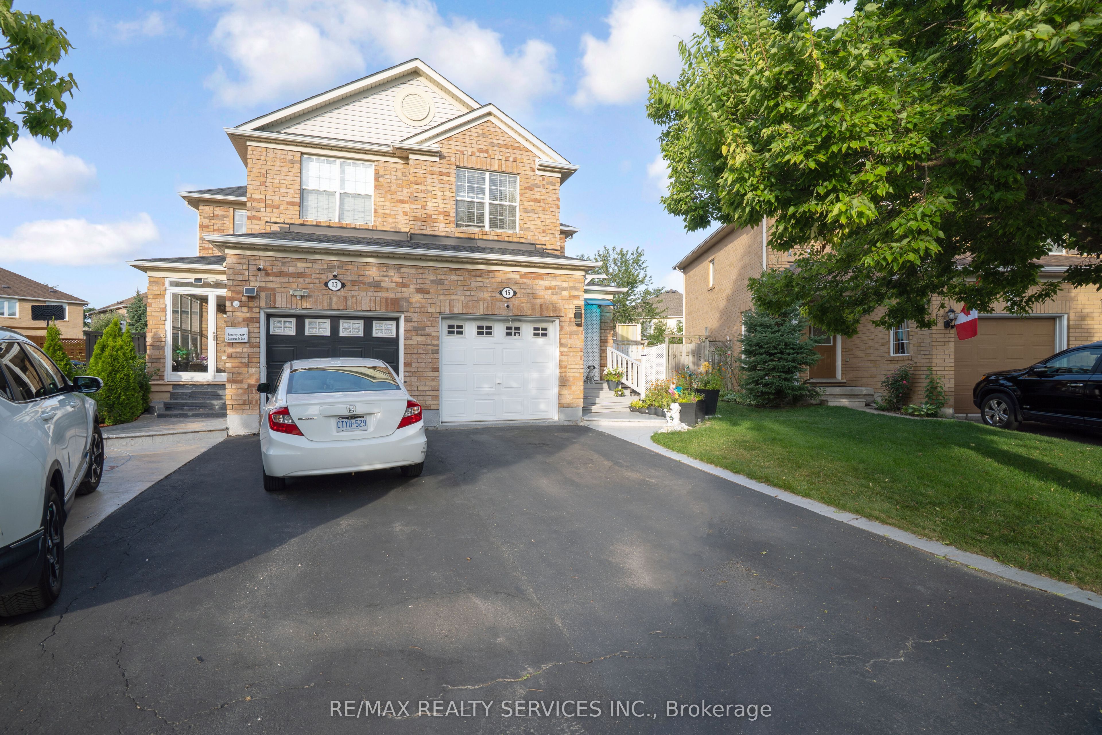 15 Dunlop Court