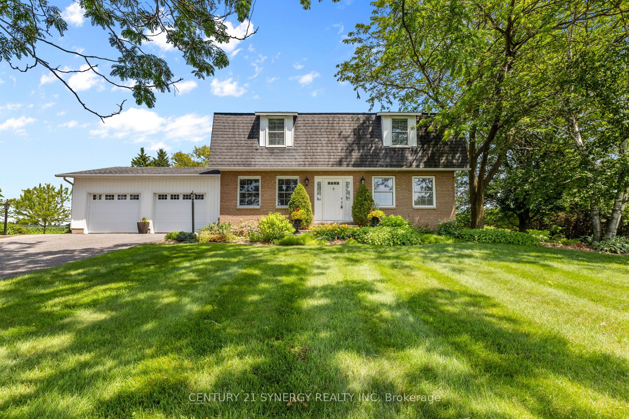Photo 1 of 48 — 183 Hamilton Road, Russell, ON K4R 1E5
