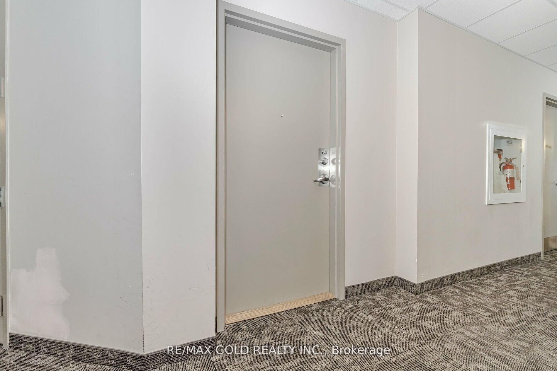 39 New Delhi Drive 209