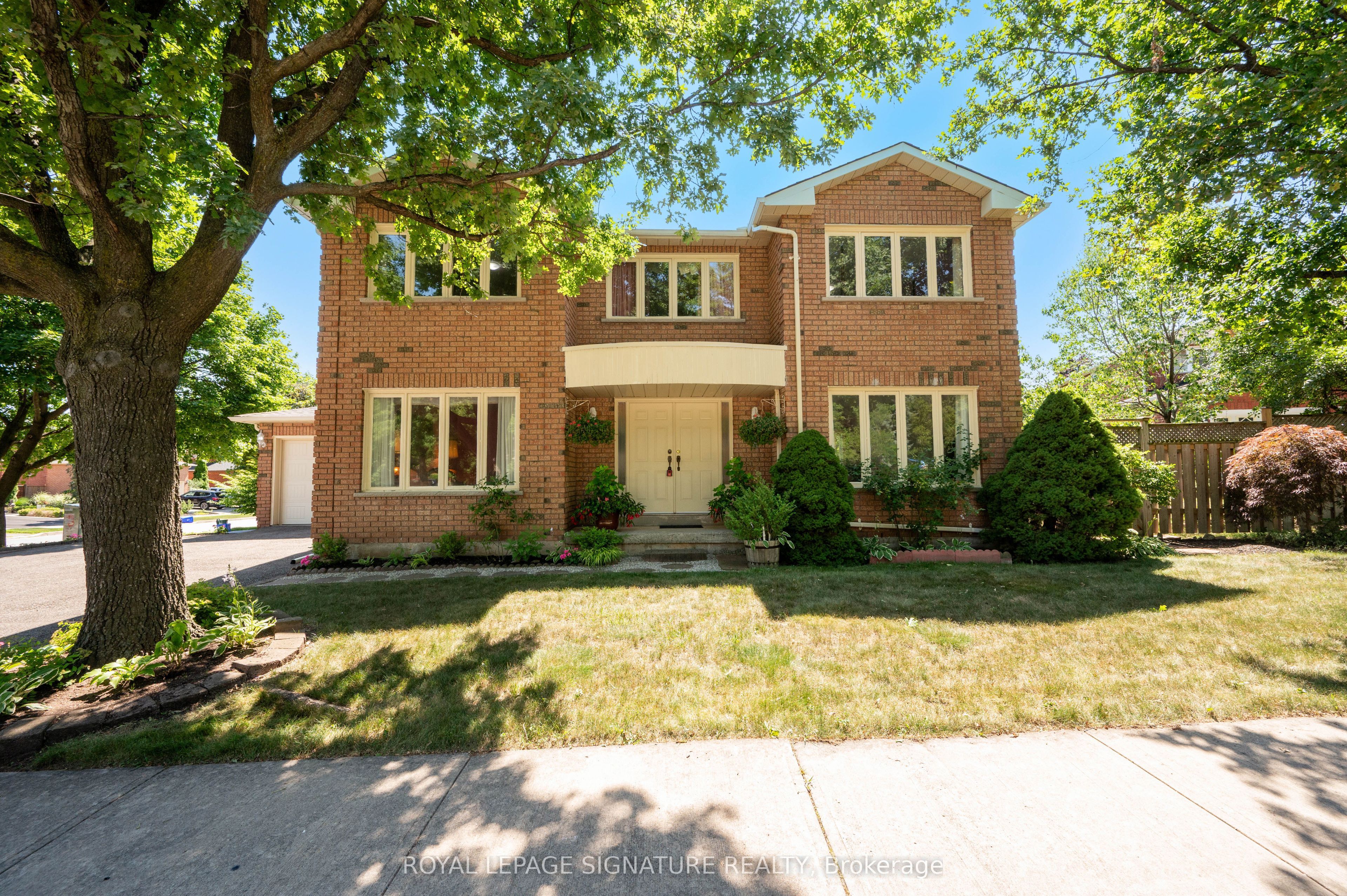 2921 Caradoc Lane