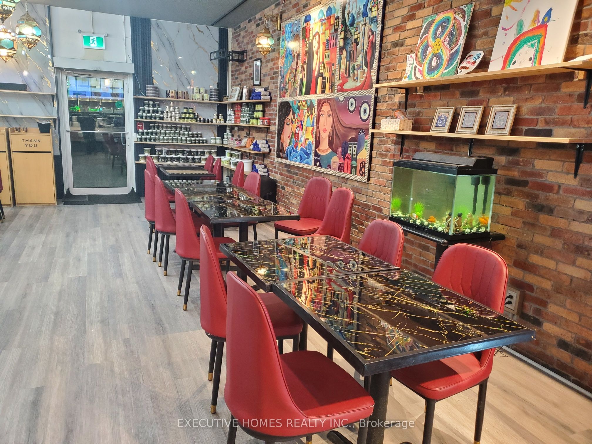 483 Dundas Street W 2