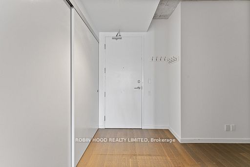 383 Sorauren Avenue 511