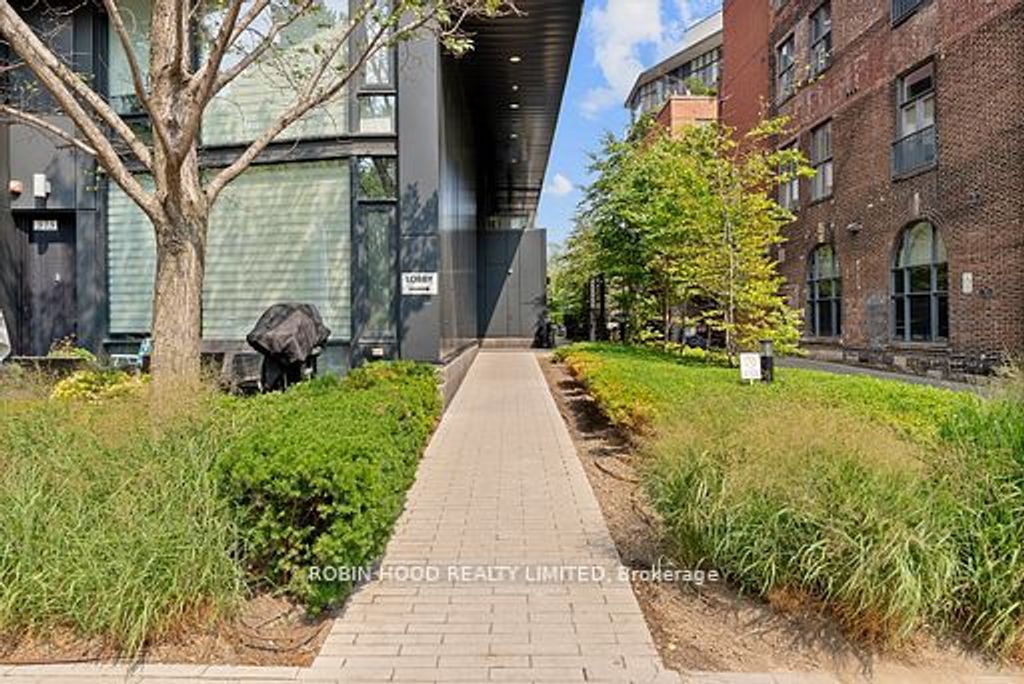 Photo of 383 Sorauren Avenue #511, Toronto, ON M6R 0A4 (MLS # W12728136)
