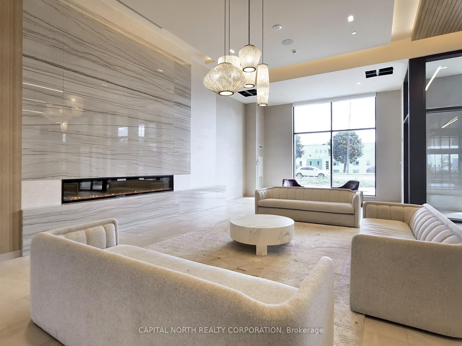 8960 Jane Street Ph112