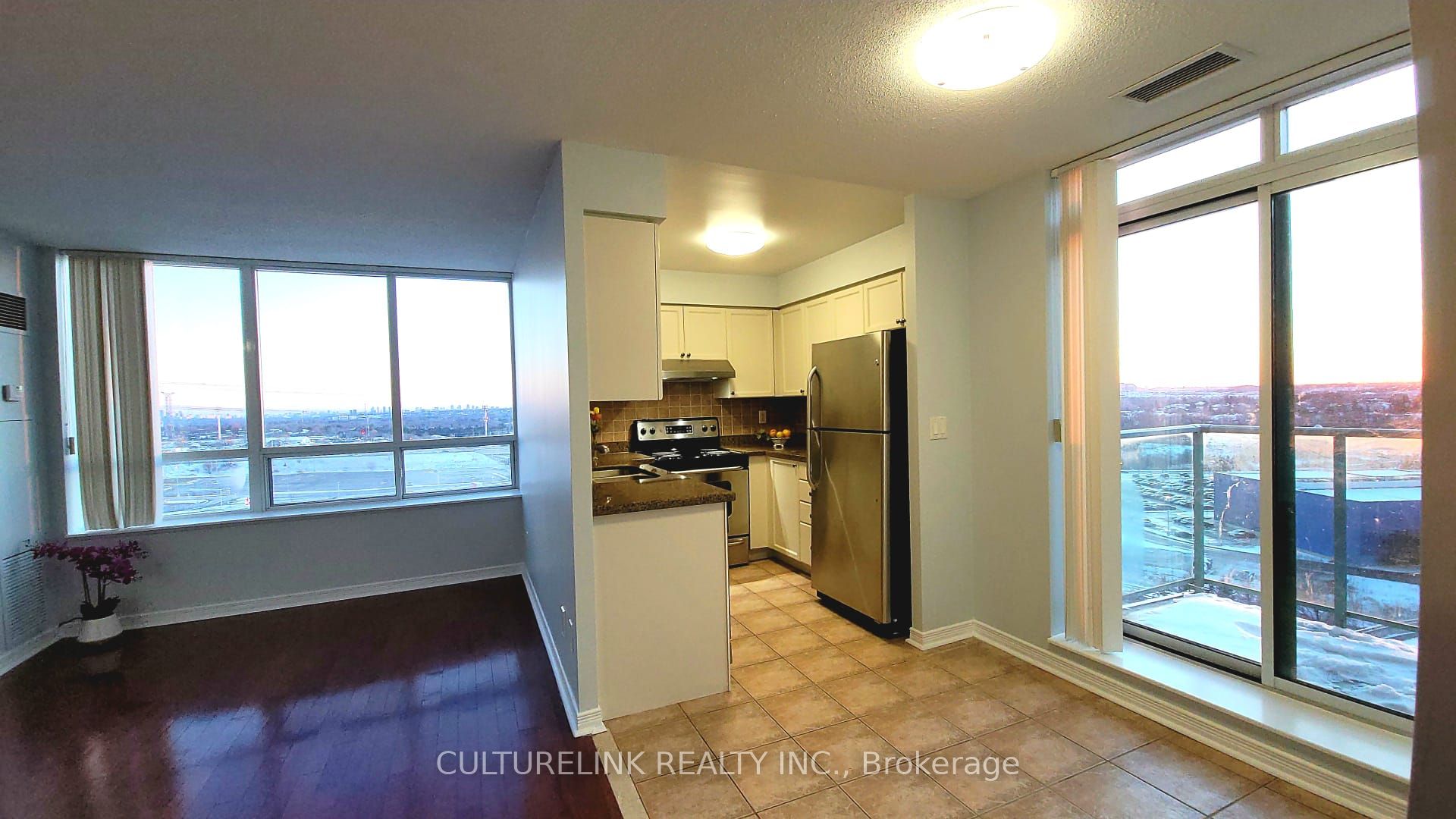 23 Oneida Crescent PH 10