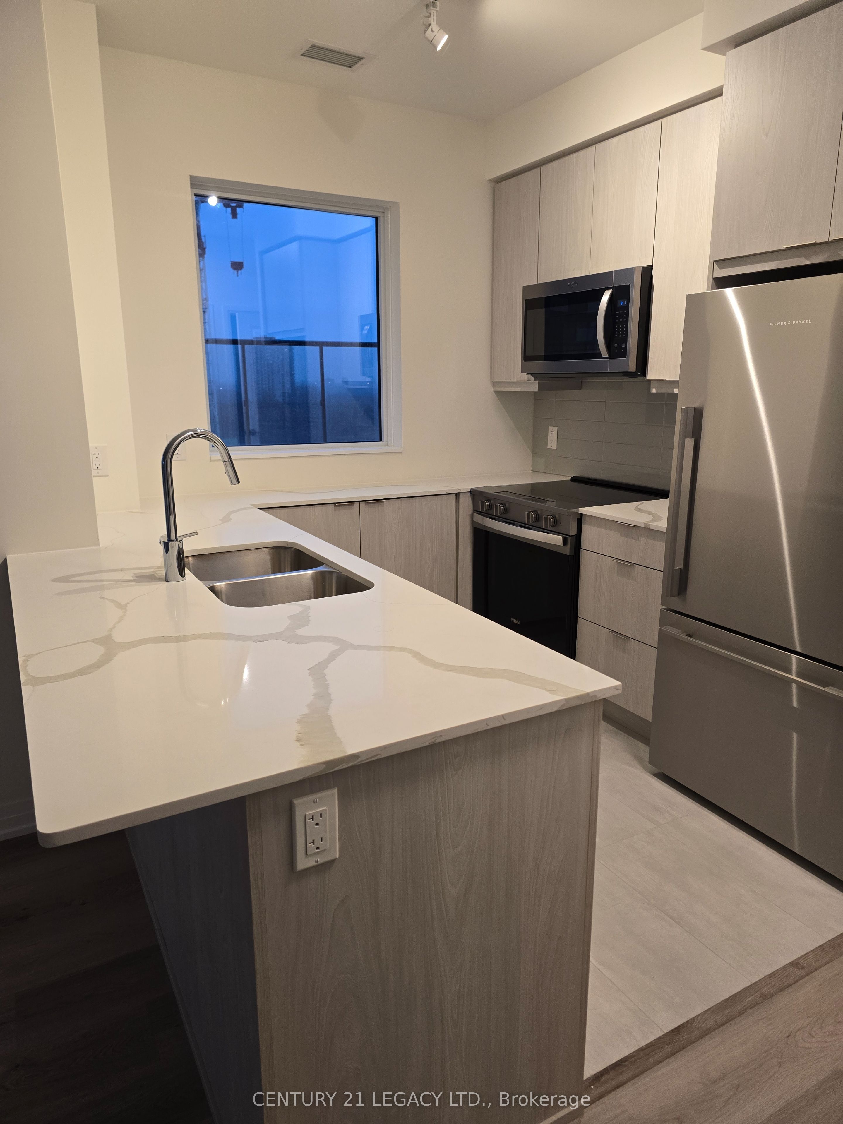 15 Watergarden Drive 708