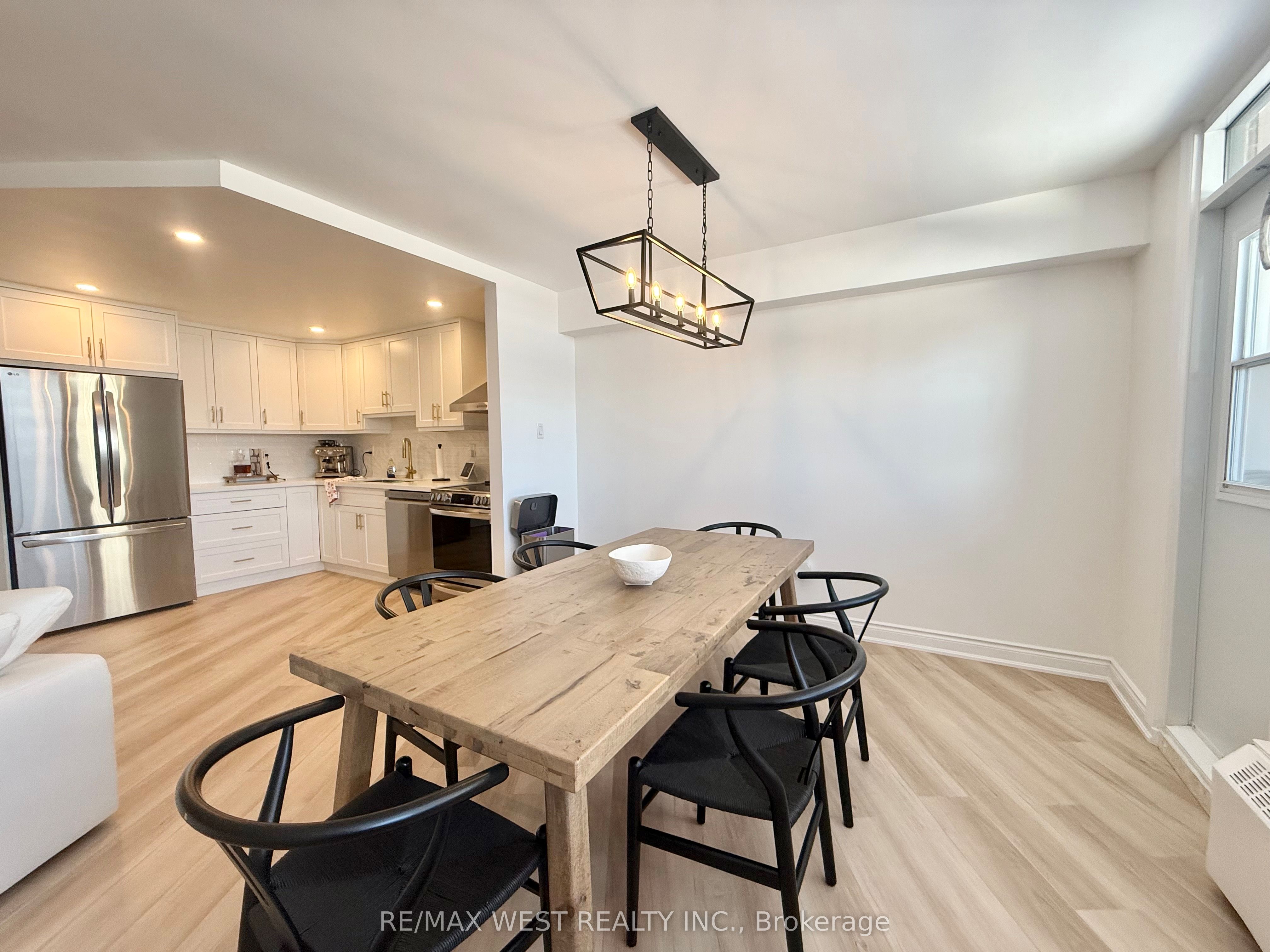 451 The West Mall N/A 522