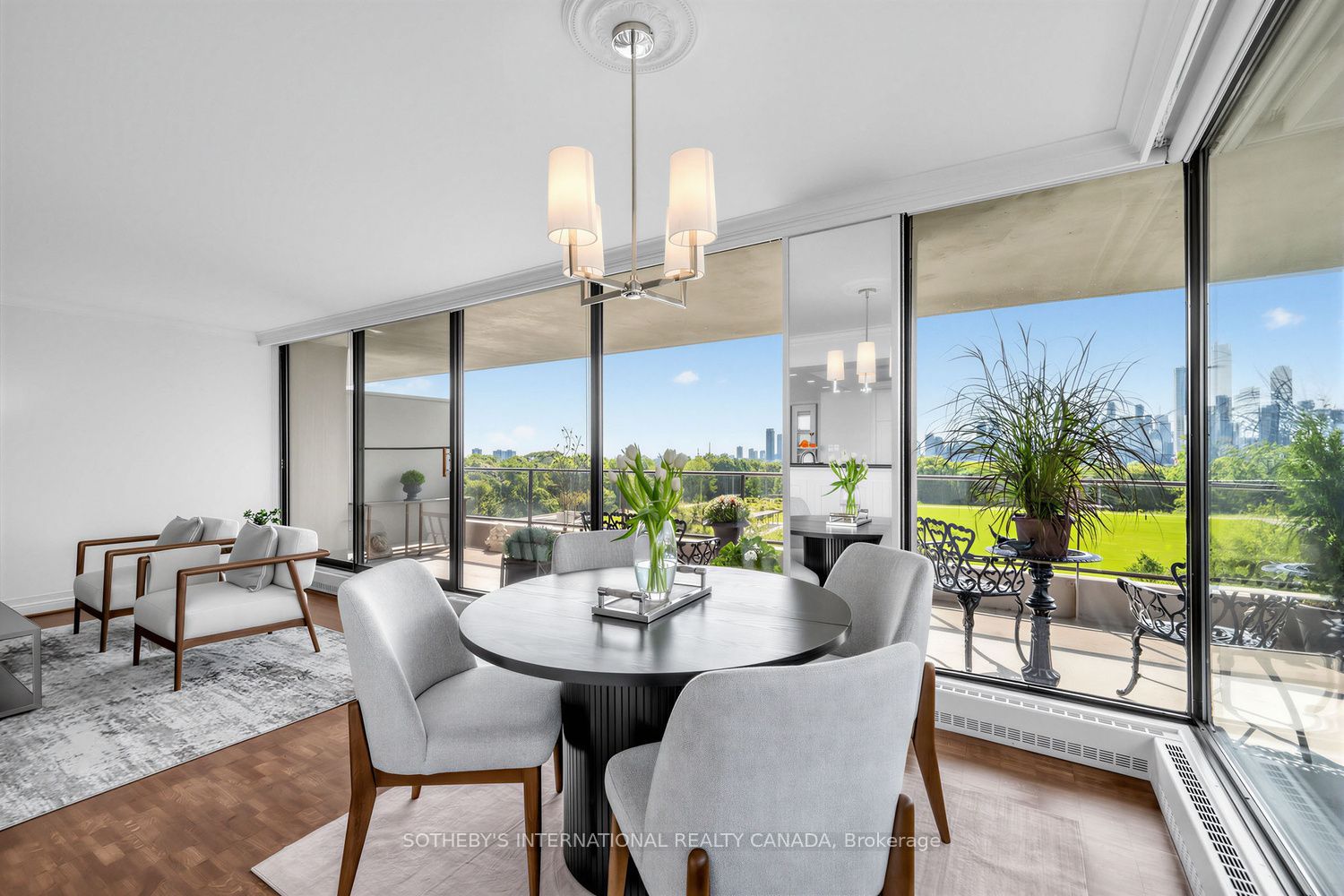 10 Avoca Avenue 706