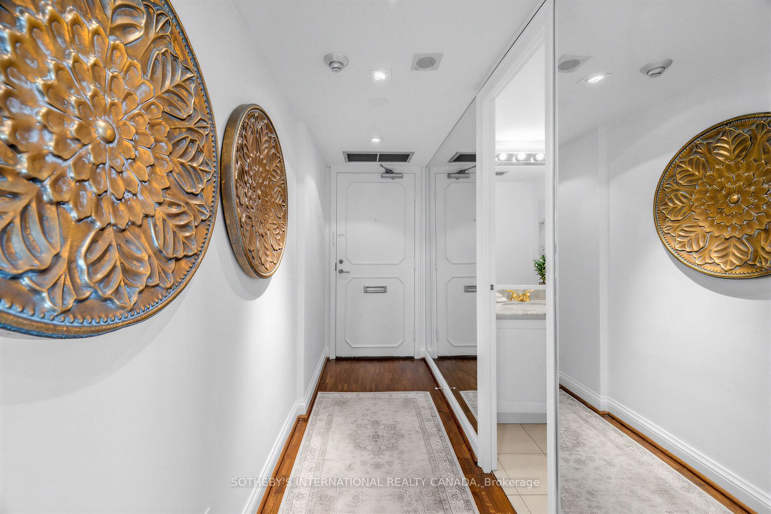 10 Avoca Avenue 706