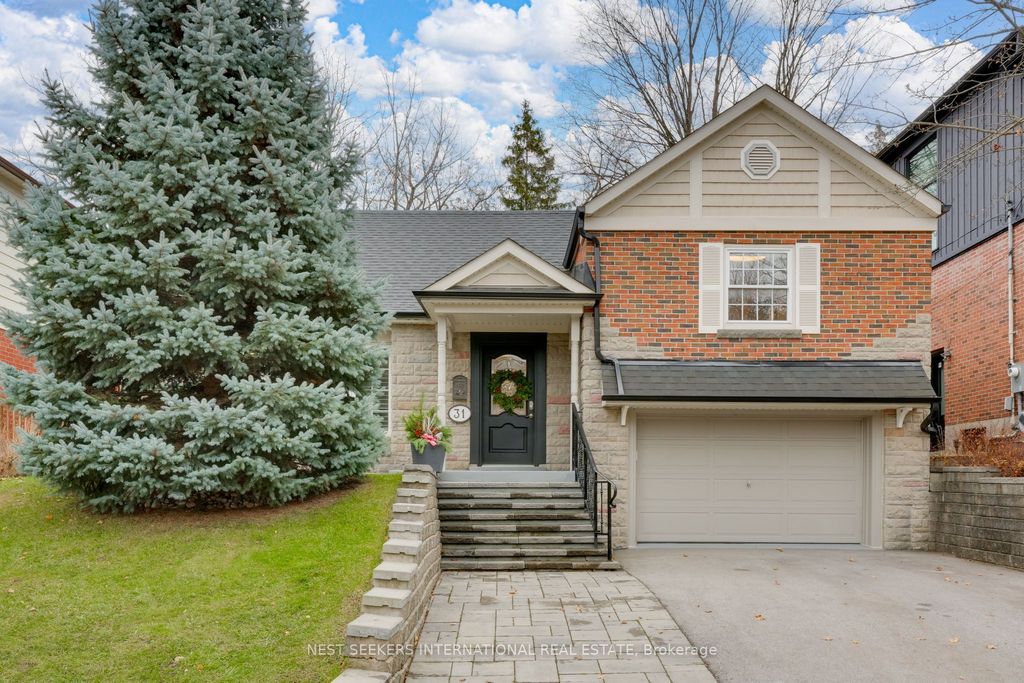 Photo of 31 Mark Street, Aurora, ON L4G 1L4 (MLS # N12587406)