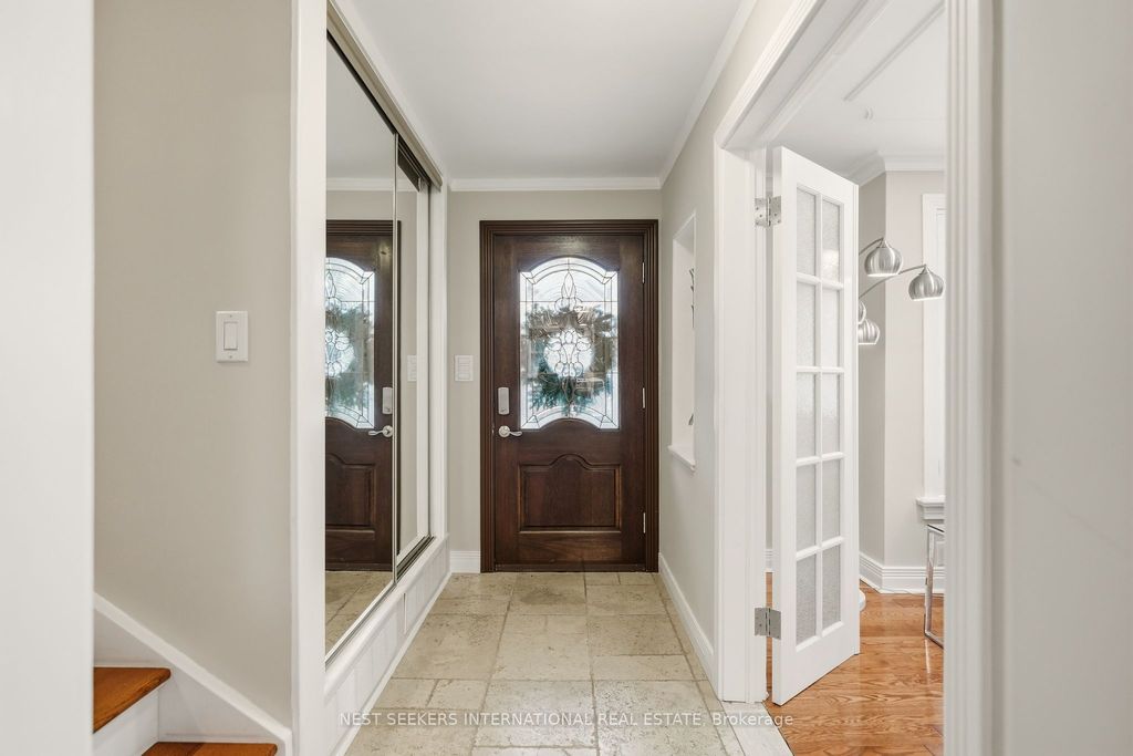 Photo of 31 Mark Street, Aurora, ON L4G 1L4 (MLS # N12587406)