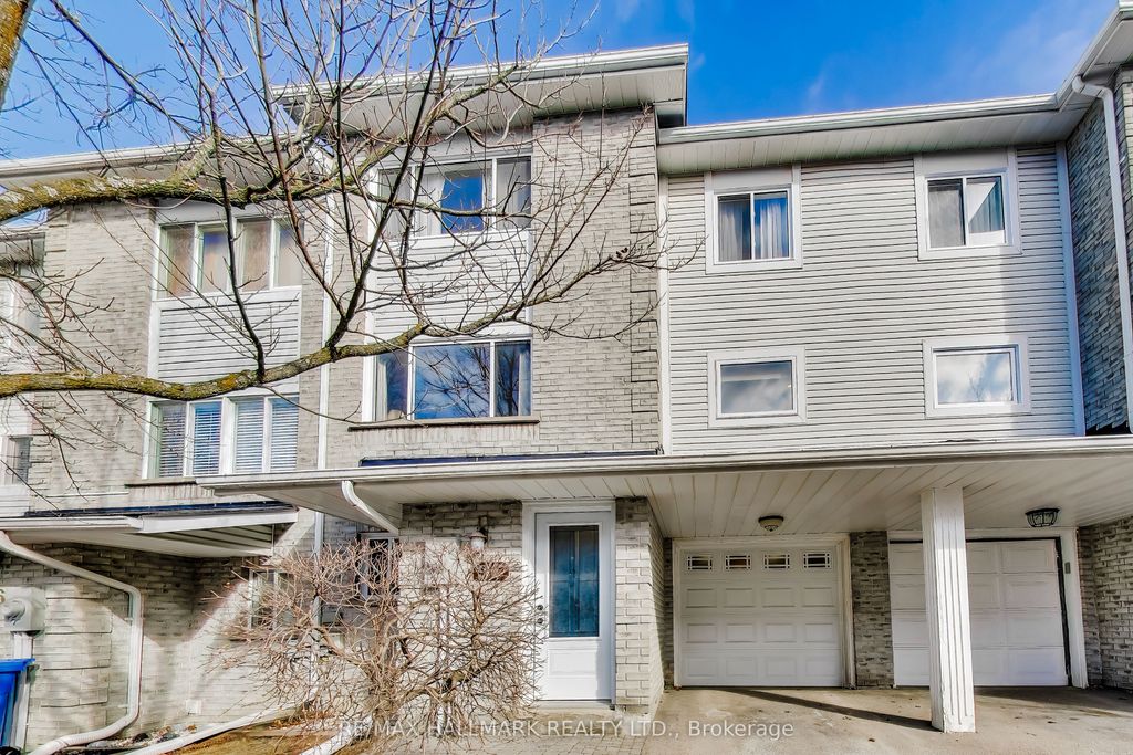 Photo of 94 William Curtis Circle, Newmarket, ON L3Y 8L6 (MLS # N13017888)