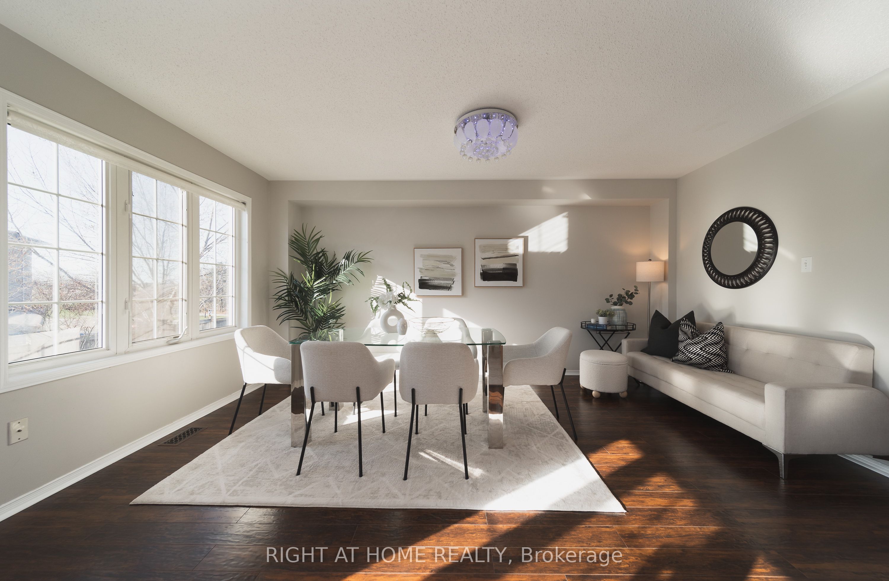 1251 Lamont Crescent