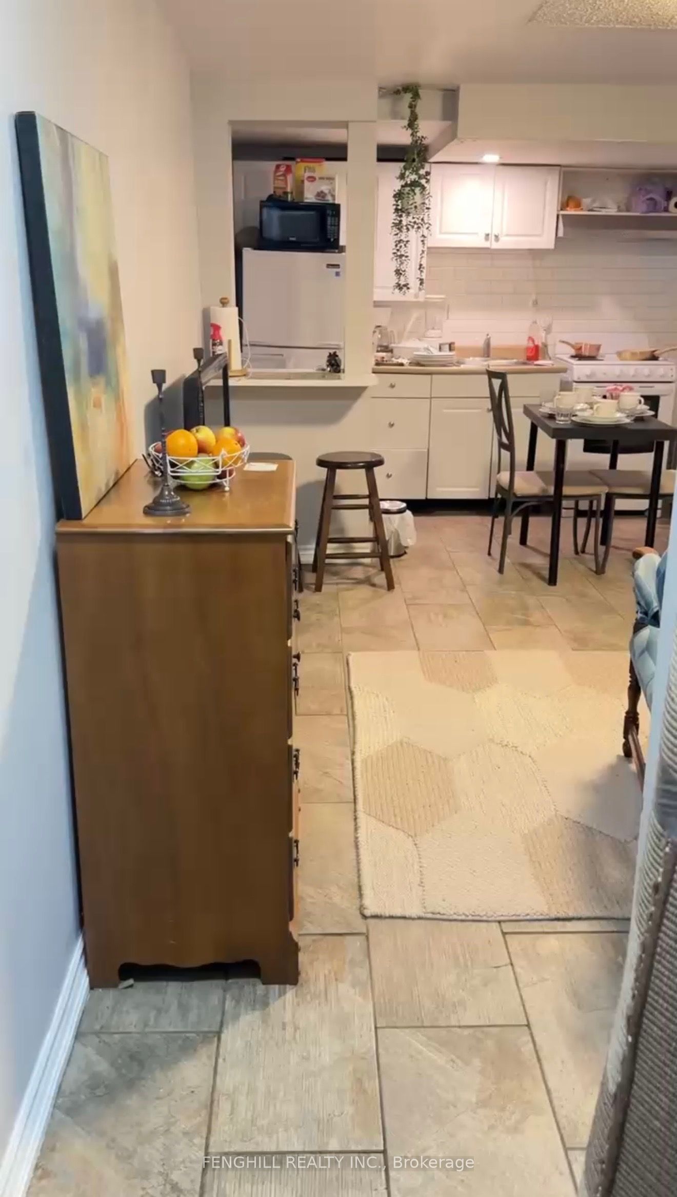 678 Bathurst Street 3