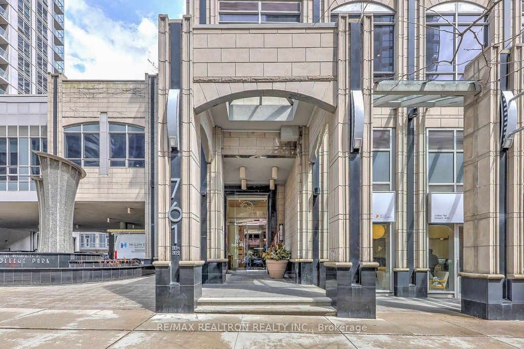 Photo of 761 Bay Street #610, Toronto, ON M5G 2R2 (MLS # C13045544)
