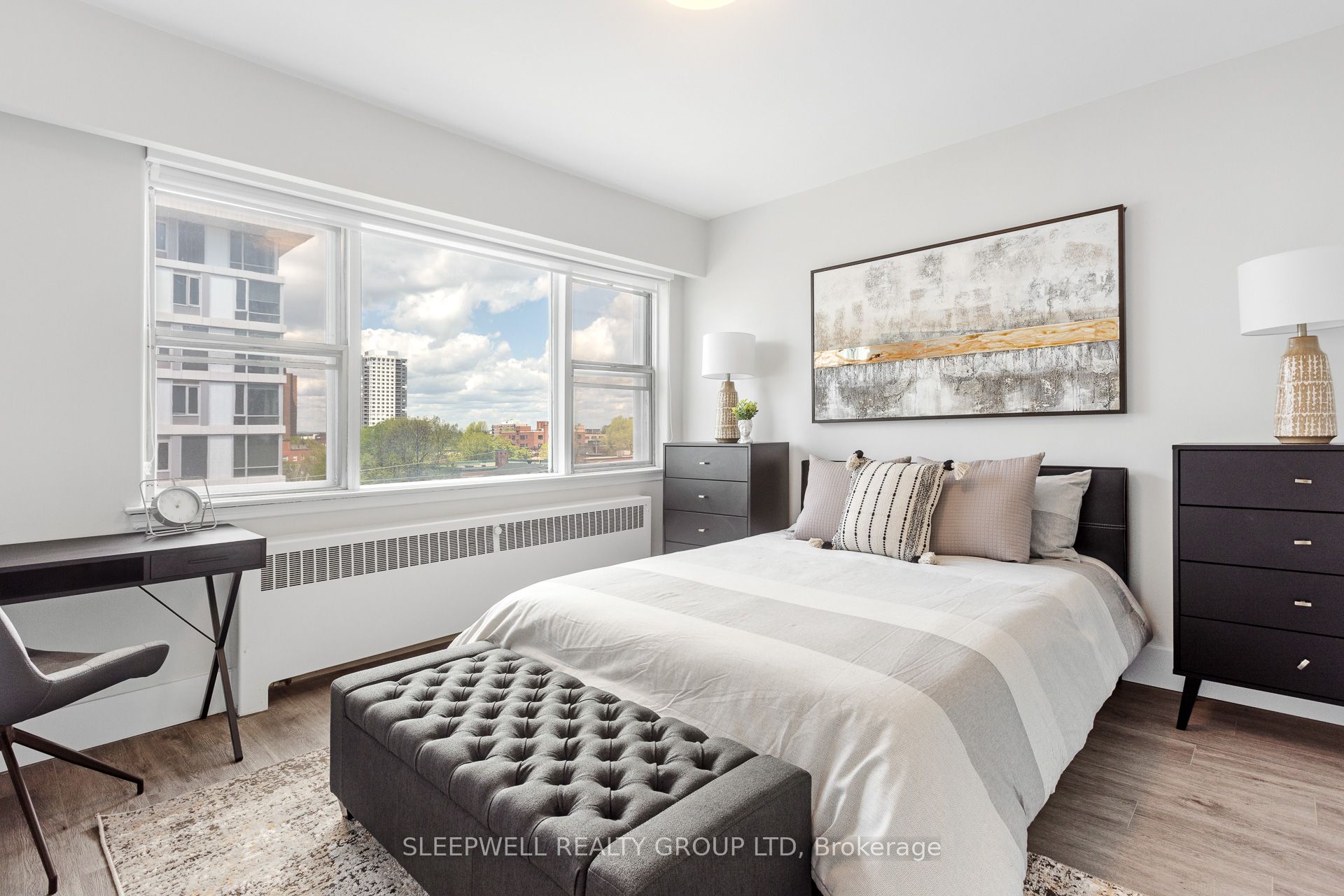 280 Laurier Avenue E