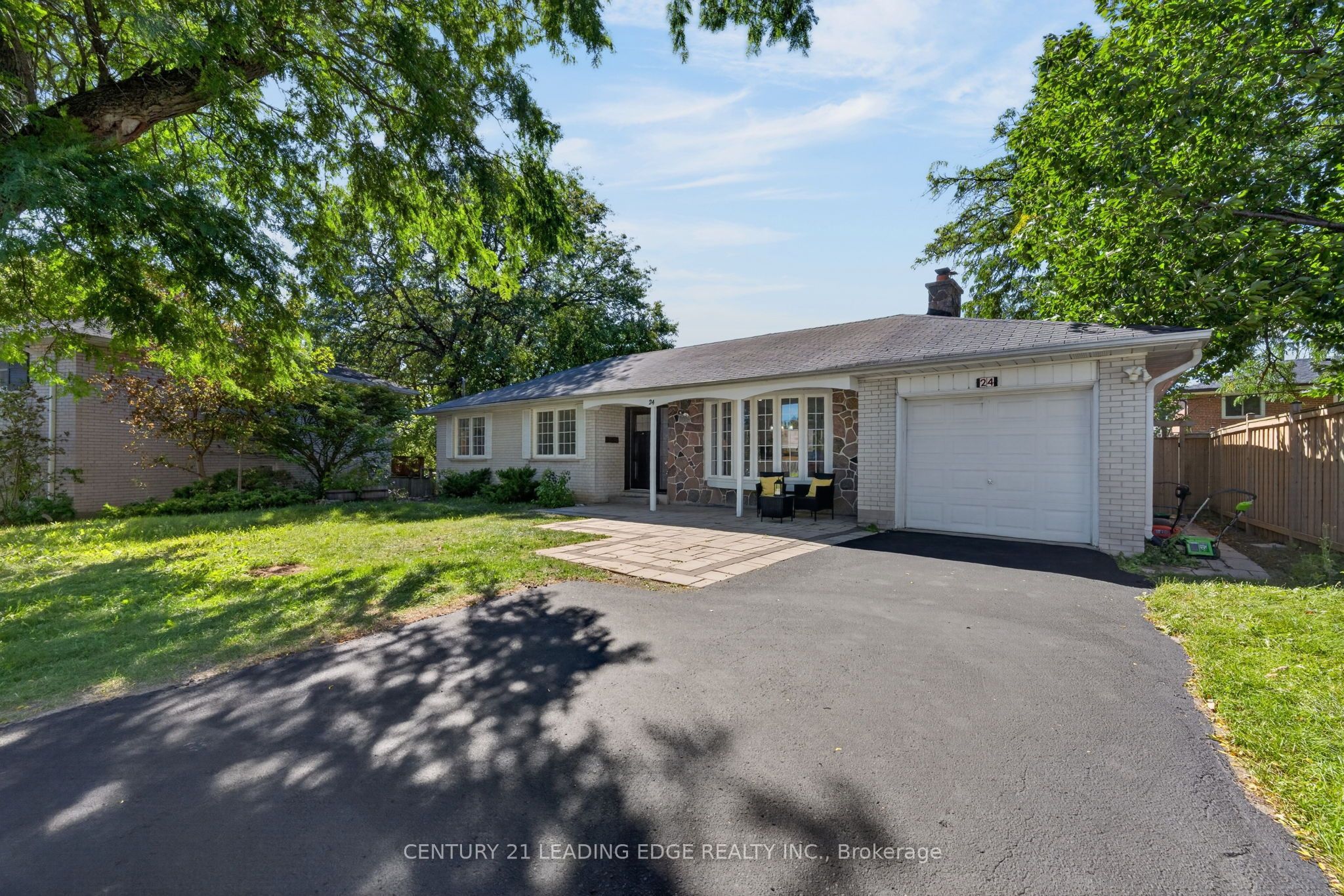 24 Lincoln Green Drive