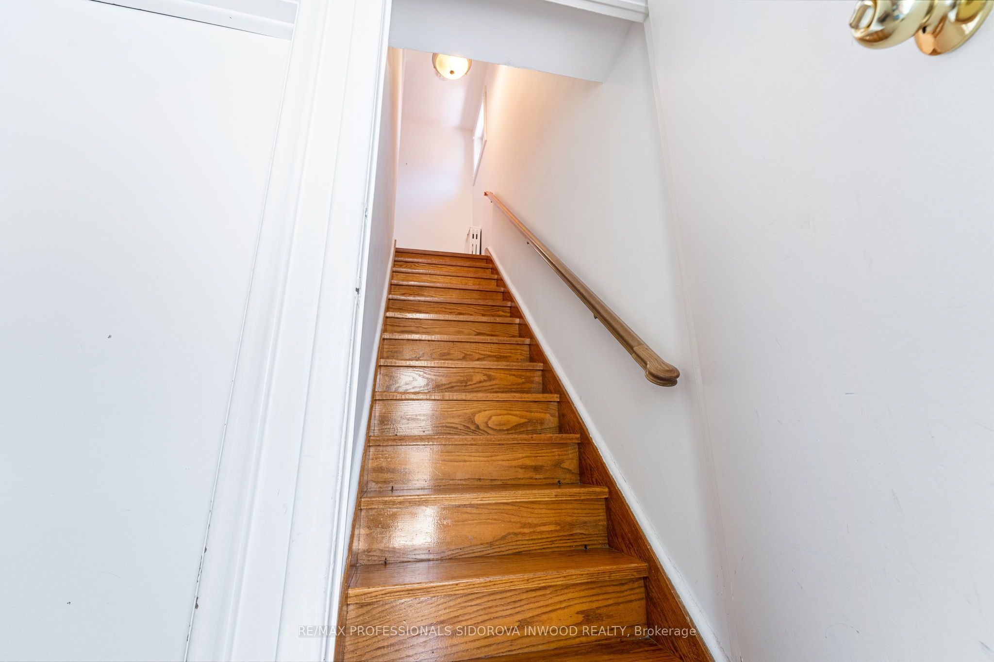 108 Indian Road Crescent Upper Unit