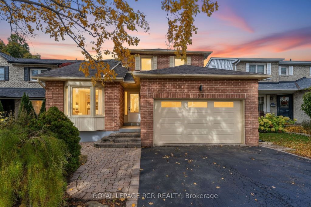 Photo of 57 Closs Square, Aurora, ON L4G 5H6 (MLS # N12483500)