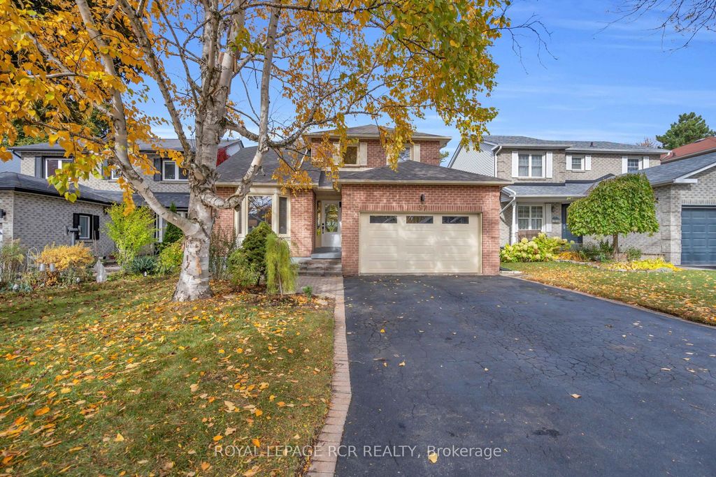 Photo of 57 Closs Square, Aurora, ON L4G 5H6 (MLS # N12483500)