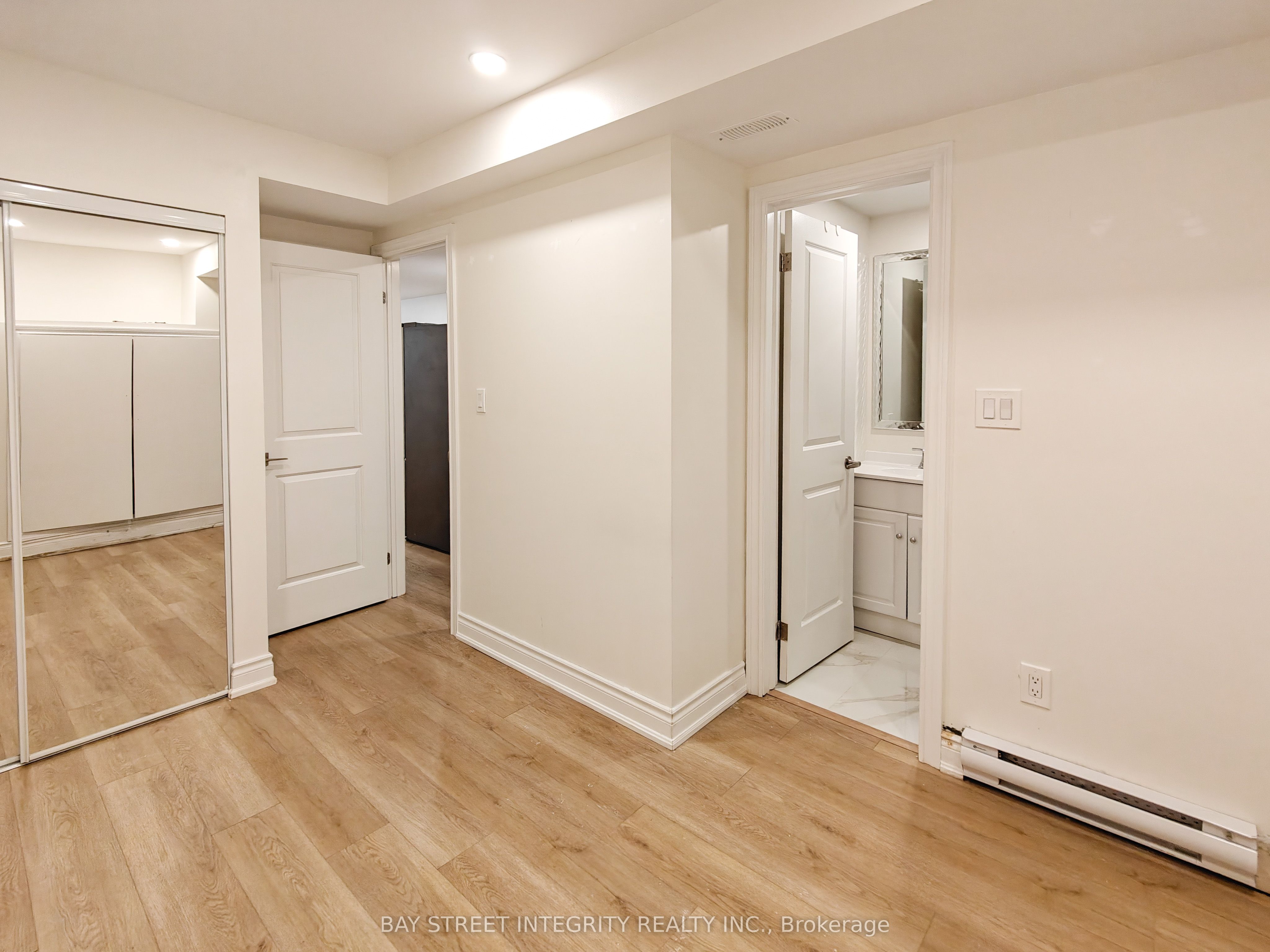 598 Crawford Street Lower