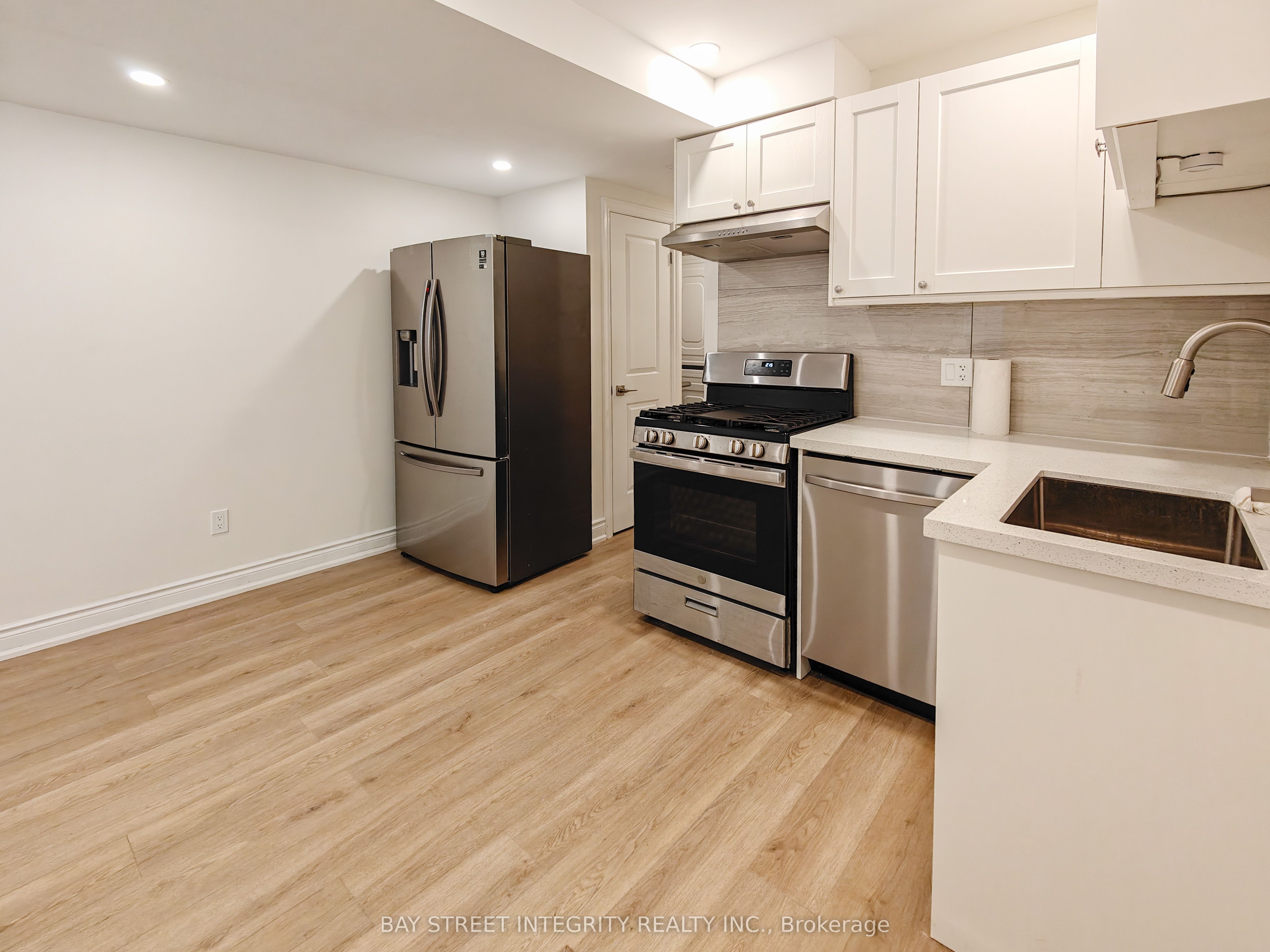 598 Crawford Street Lower