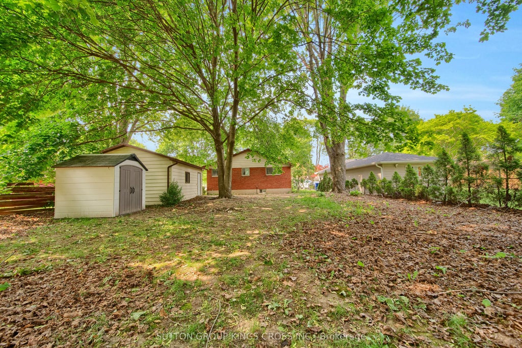 Photo of 34 Hillcrest Avenue, Chatham-Kent, ON N7M 4E7 (MLS # X13716612)