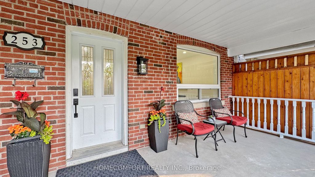 Photo of 253 Fulton Avenue, Toronto, ON M4K 1Y6 (MLS # E12358499)