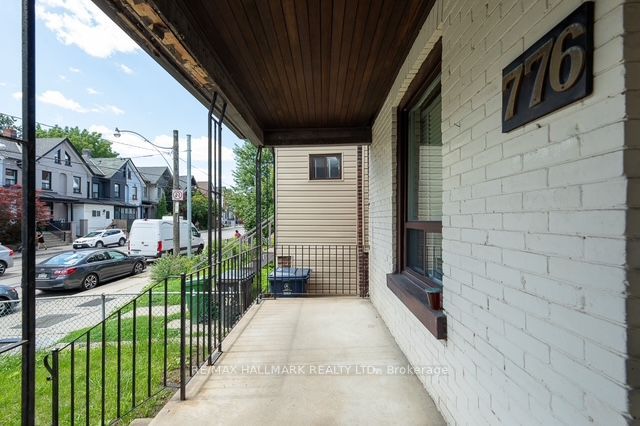 776 Gerrard Street E
