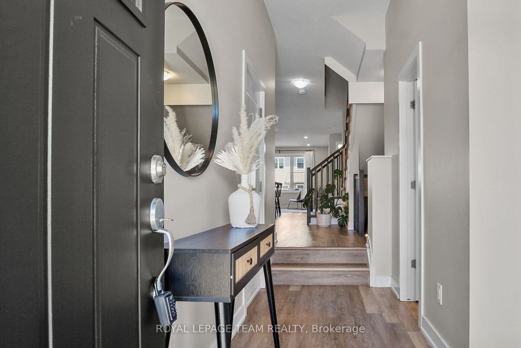 Photo of 506 Edenwylde Drive, Stittsville - Munster - Richmond, ON K2S 2K4 (MLS # X13078996)