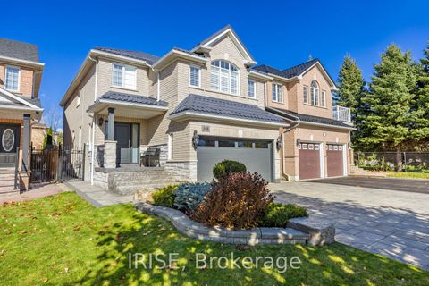 855 Knotty Pine Grove Mississauga ON L5W 1K2