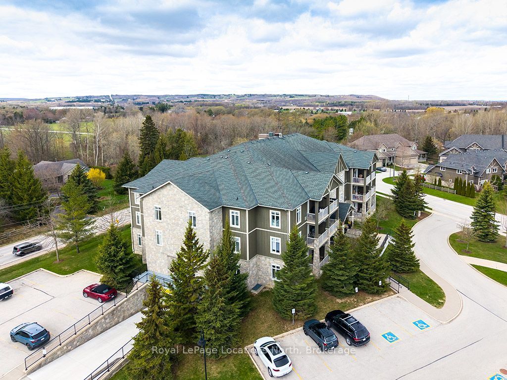 Photo of 25 Beaver Street S #304, Blue Mountains, ON N0H 2P0 (MLS # X13081844)