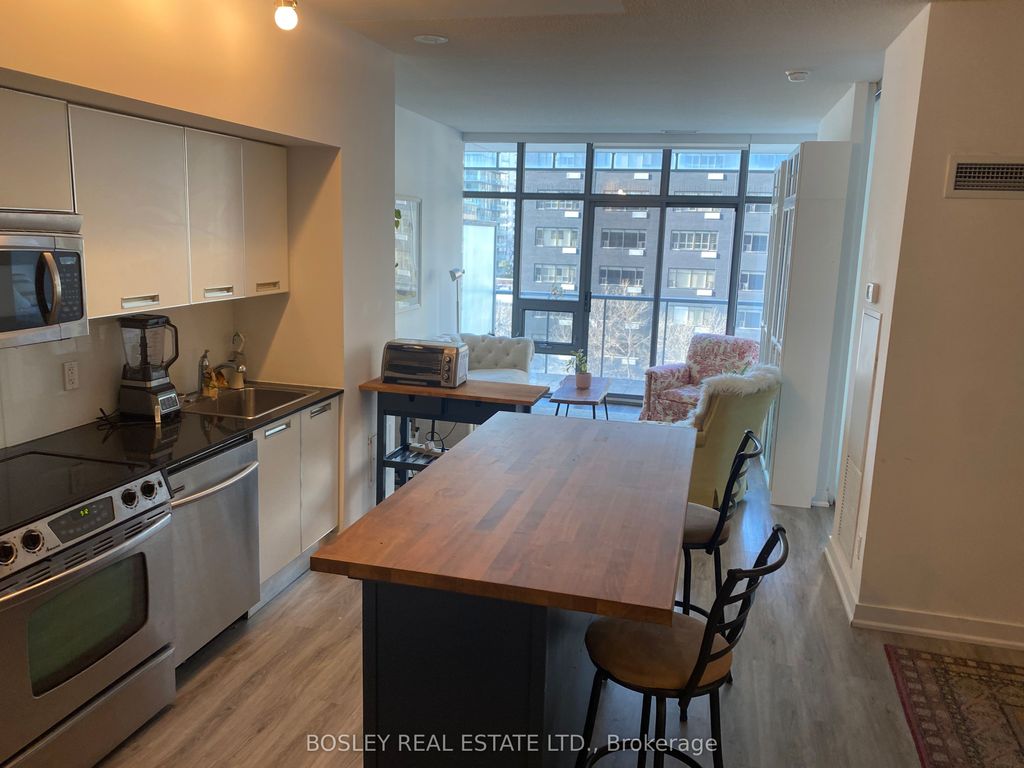 Photo of 33 Charles Street E #608, Toronto, ON M4Y 0A2 (MLS # C12730456)