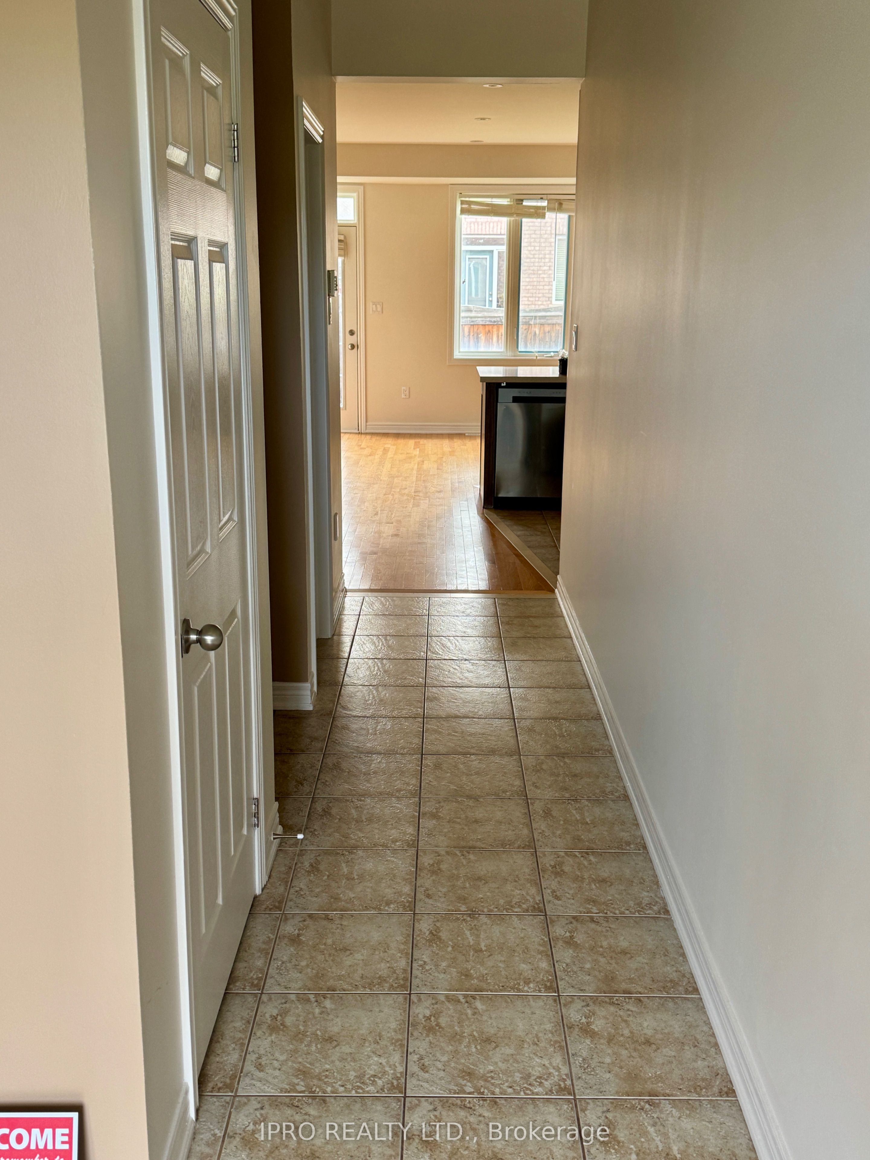 893 Transom Crescent