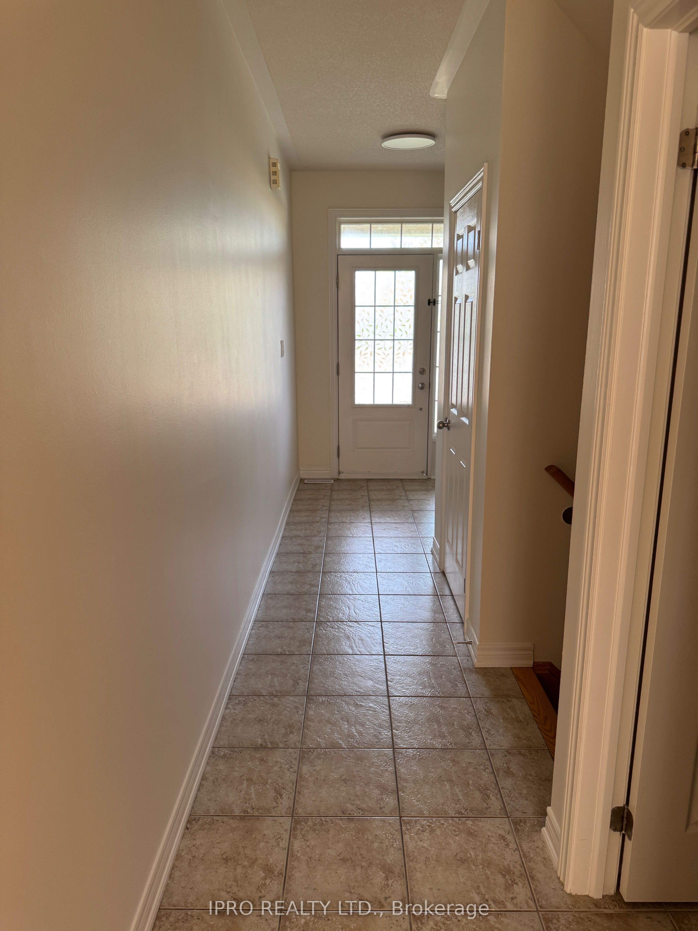 893 Transom Crescent