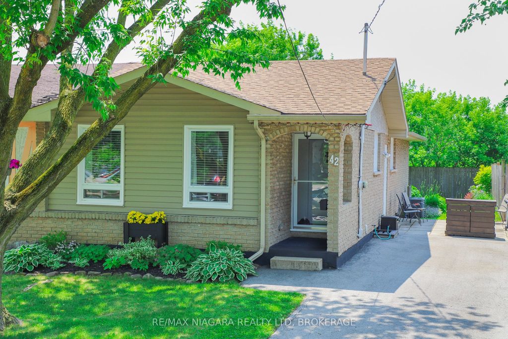 Photo of 42 Seymour Avenue, St. Catharines, ON L2P 1A7 (MLS # X12864580)