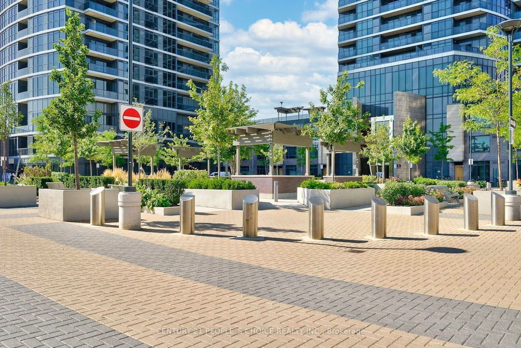 Photo of 5 Valhalla Inn Road #1302, Toronto, ON M9B 1S9 (MLS # W13127750)