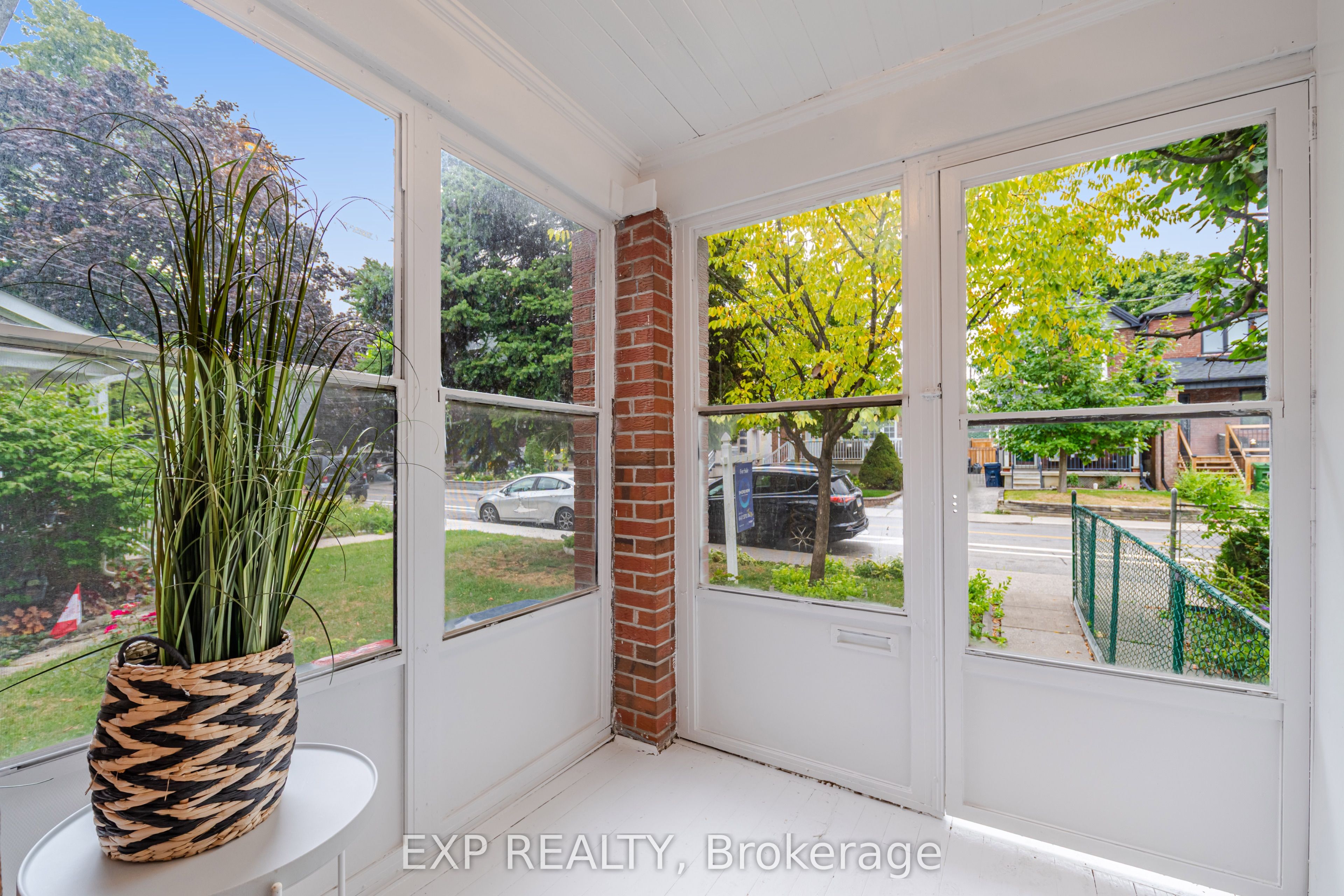 214 Silverthorn Avenue