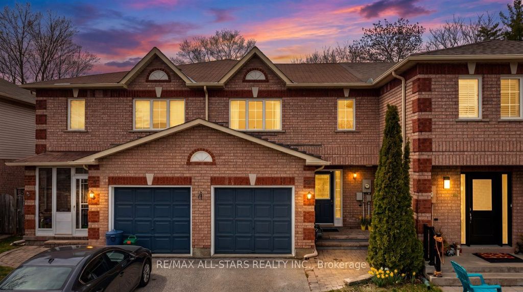 Photo of 32 Lancaster Court, Georgina, ON L4P 4A1 (MLS # N13045536)