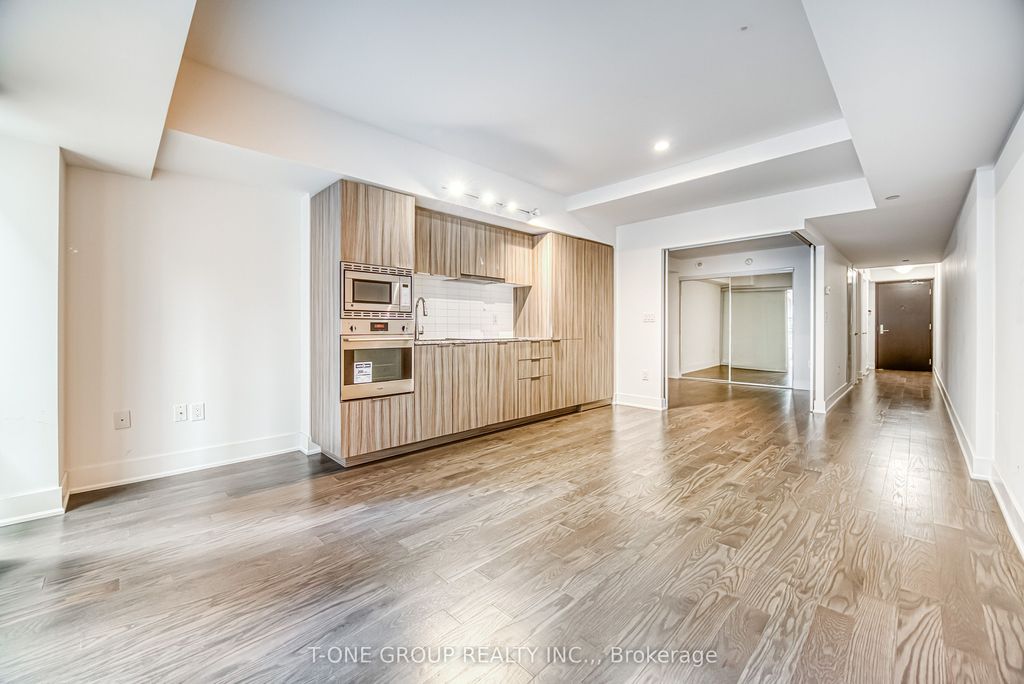 Photo of 955 Bay Street #720, Toronto, ON M5S 2A2 (MLS # C12781662)