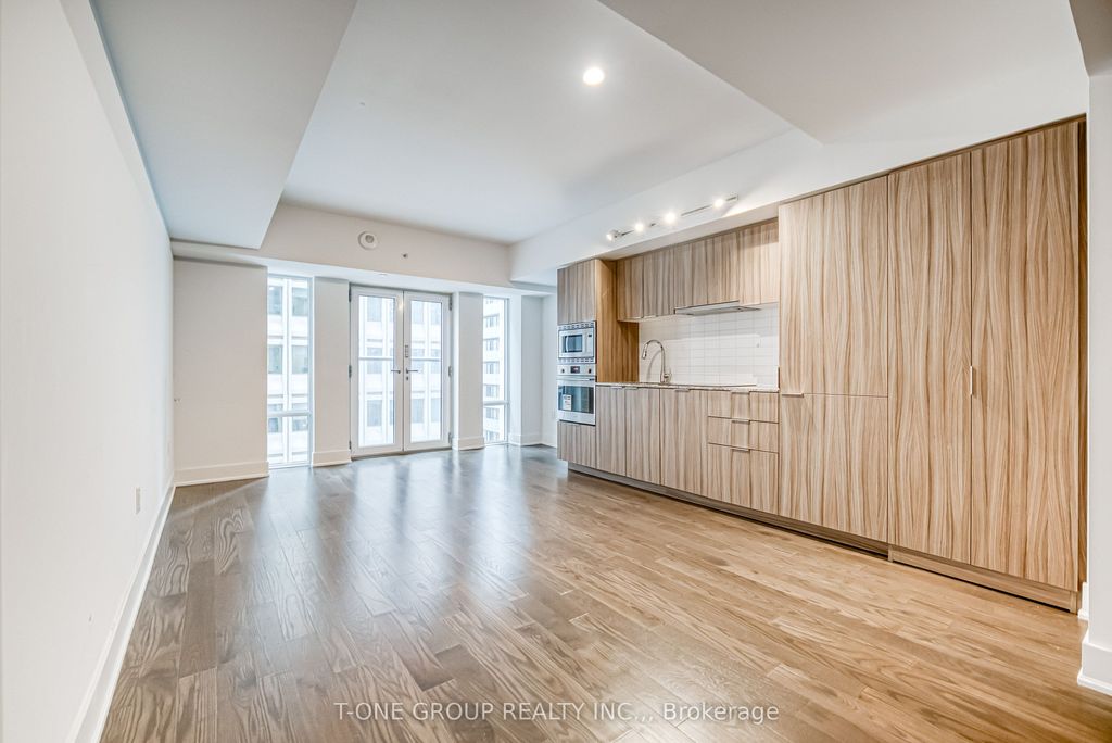 Photo of 955 Bay Street #720, Toronto, ON M5S 2A2 (MLS # C12781662)