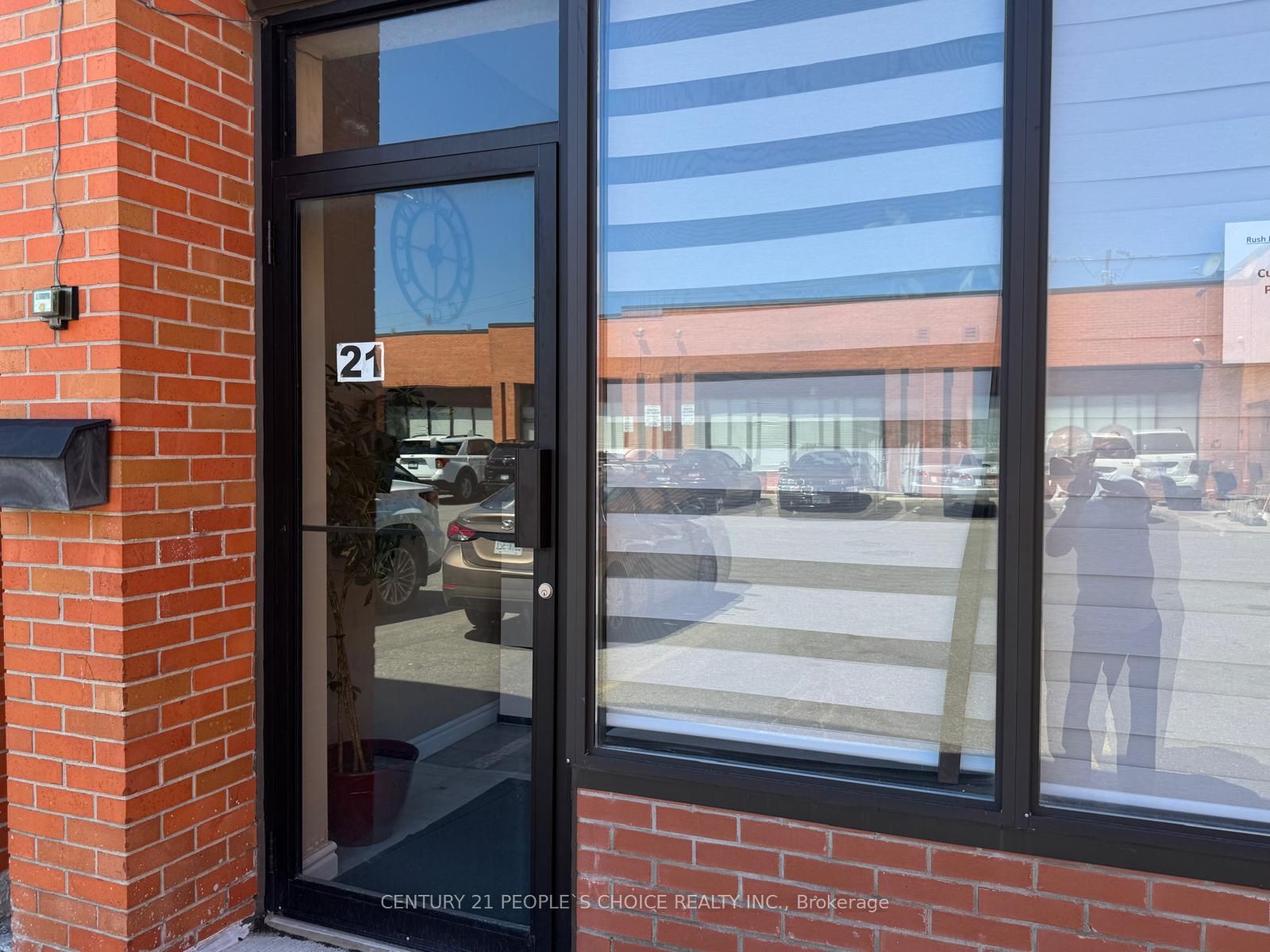 4801 Steeles Avenue W 21