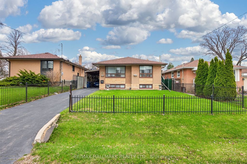 Photo of 27 Nipissing Drive, Toronto, ON M9B 4V4 (MLS # W12989522)