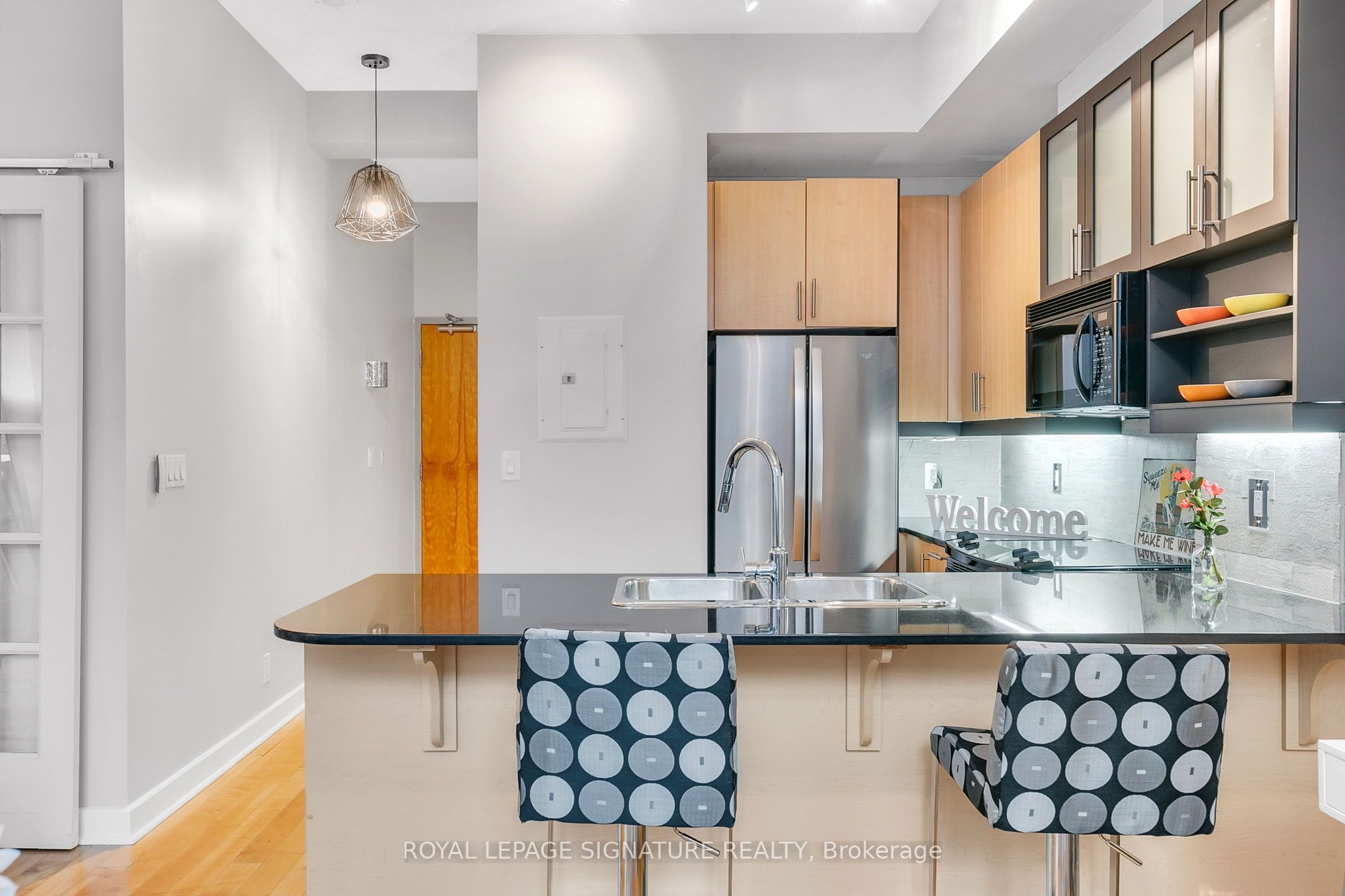 350 Wellington Street W G25