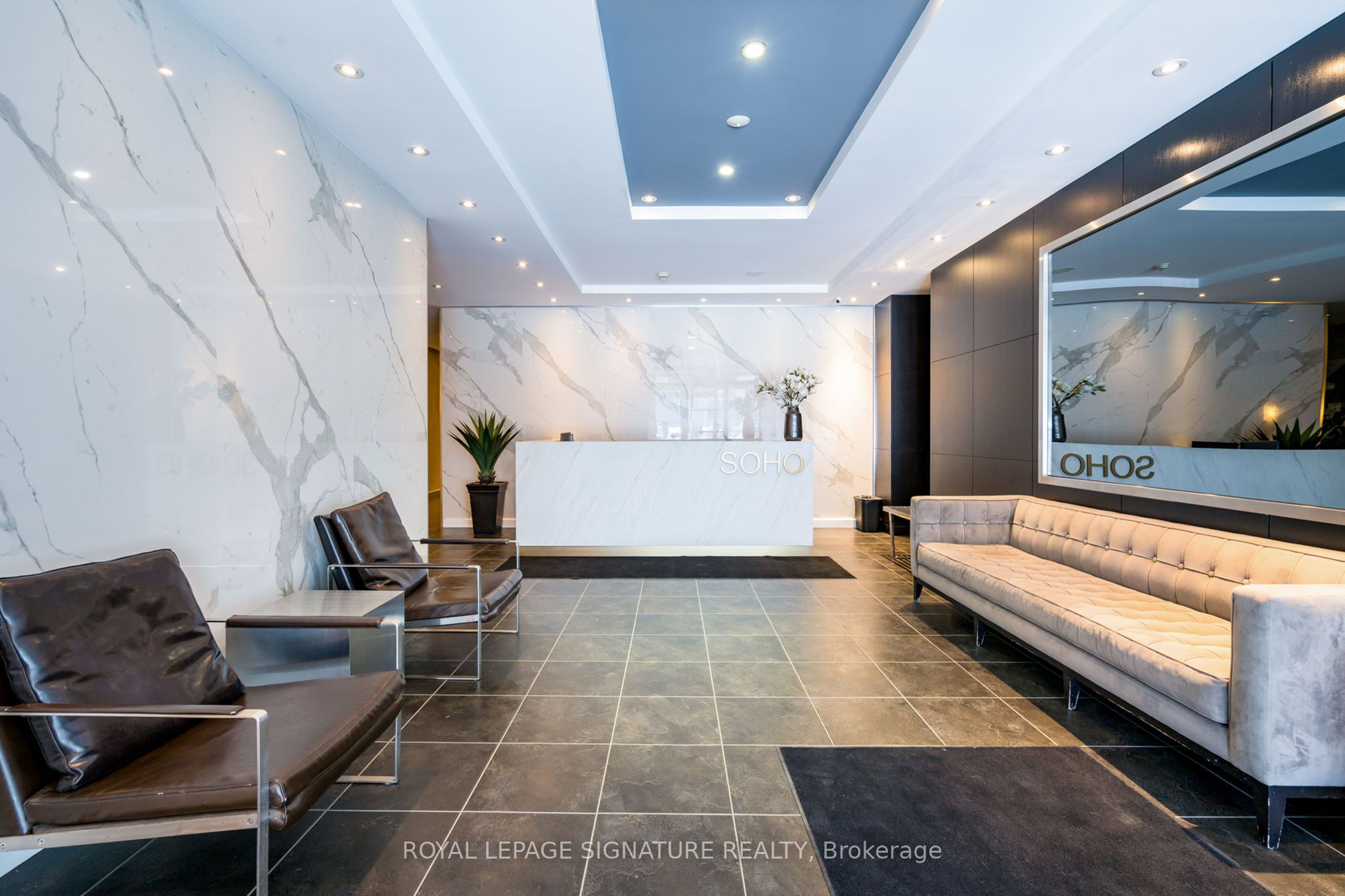 350 Wellington Street W G25